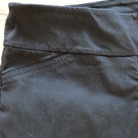 3/$25 - Rickis black capris - Picture 3 of 9